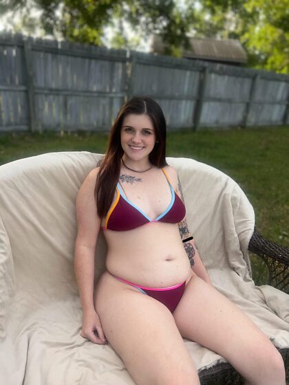 Can pregnant girls still wear bikinis? How do I look?
