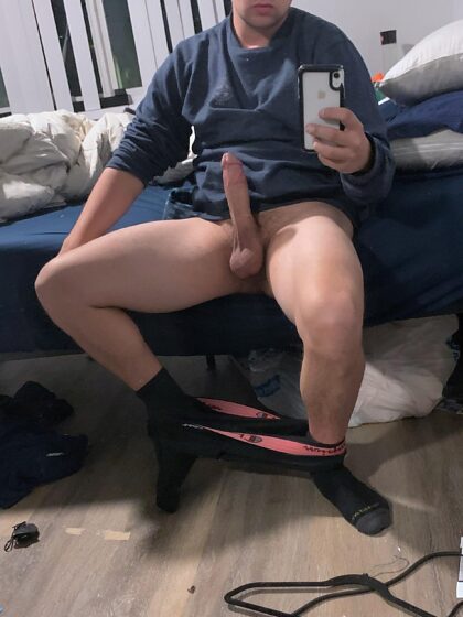 Anyone like thick 9 inch white cock? Mid 20s, please drop a nickname in the comments for my piece. :)