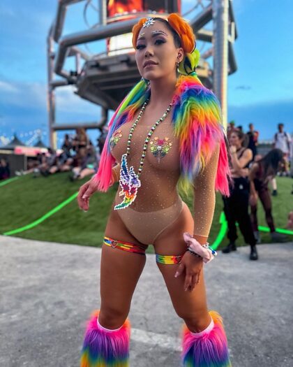 Chica rave