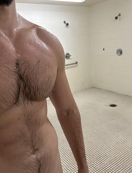 我的健身房的公共淋浴间