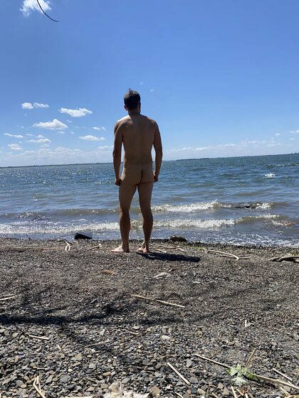 Não é oficialmente uma praia de nudismo