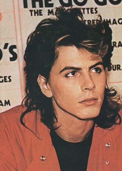 Мы, дамы определенного возраста, помним, как мы влюблялись в участников Duran Duran в 80-х.  Басист Джон Тейлор был моим фаворитом.  Великолепен и сейчас, и тогда.