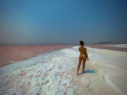 Passeggiata nuda sul Lago Salato ✨