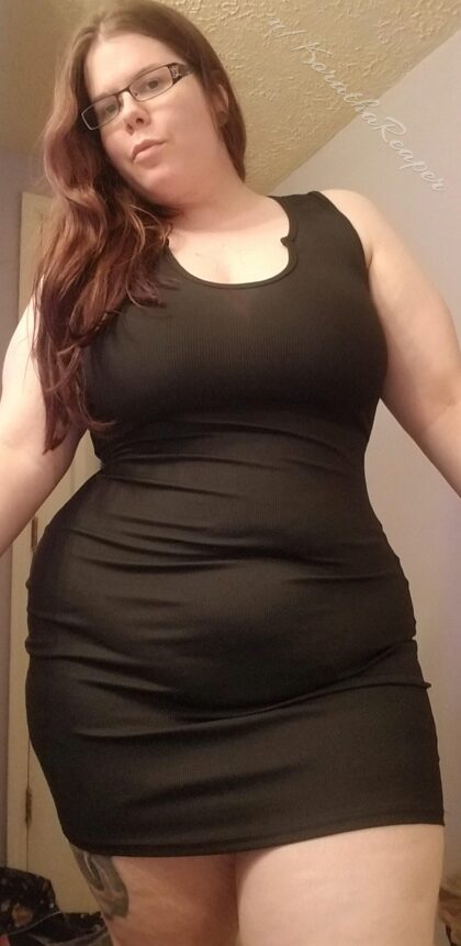 Had this on my Amazon wish list and it mysteriously turned up in the mail today on my birthday! Don't you just love how it sticks to my curves? 