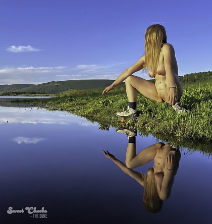 Descansando à beira do lago