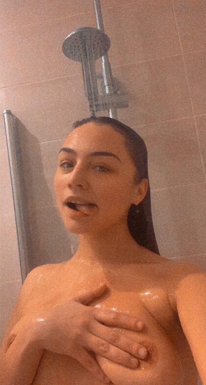 Free shower nudes until midnight tonight - just message me