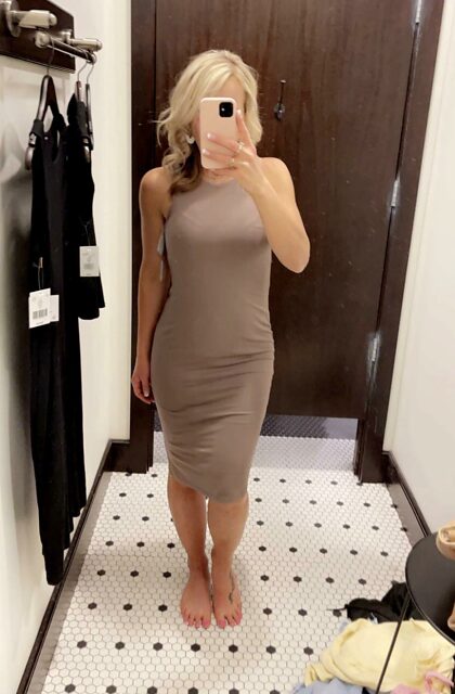 In diesem Kleid fühle ich mich selbst mit 41 noch sexy, soll ich es mir zulegen?