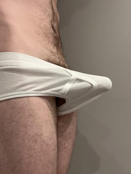 有人告诉我我应该买一些紧身白色内裤，哈哈，你们觉得怎么样？