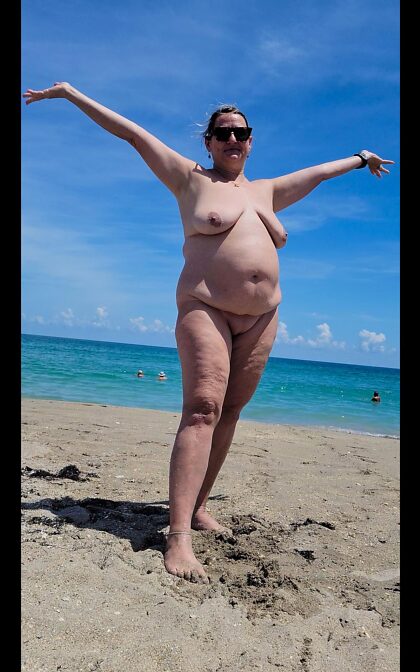 J'adore les plages nudistes !