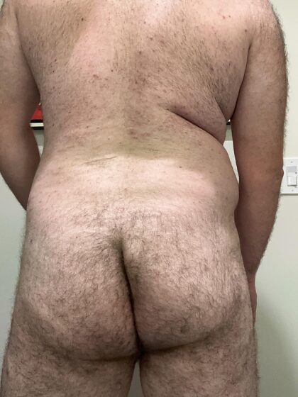 I have 3 guys coming over to breed me today, so I need to make sure my ass is ready for a pounding 