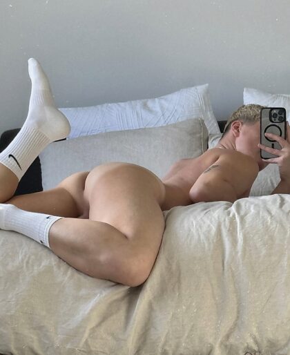 do you like smooth twinks?