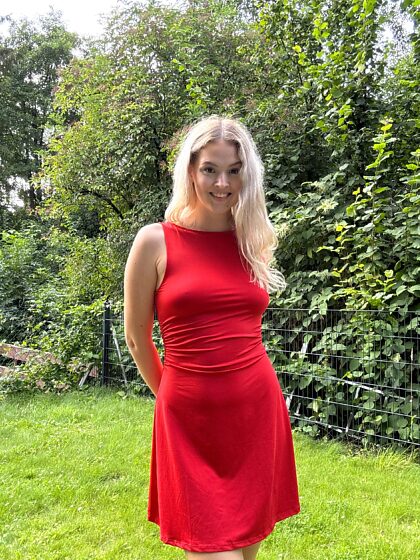 Ich bin mir nicht sicher, ob ich im Sommer ein rotes Kleid tragen würde, aber ich werde es versuchen!