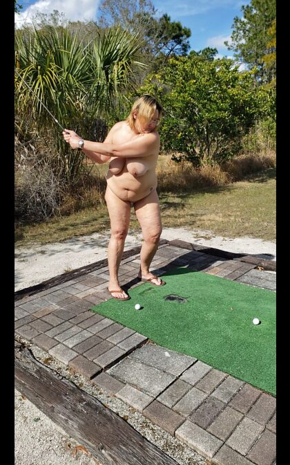 ¡Golf desnudo!