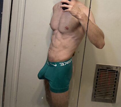 Anyone with bulge underwear kink ?