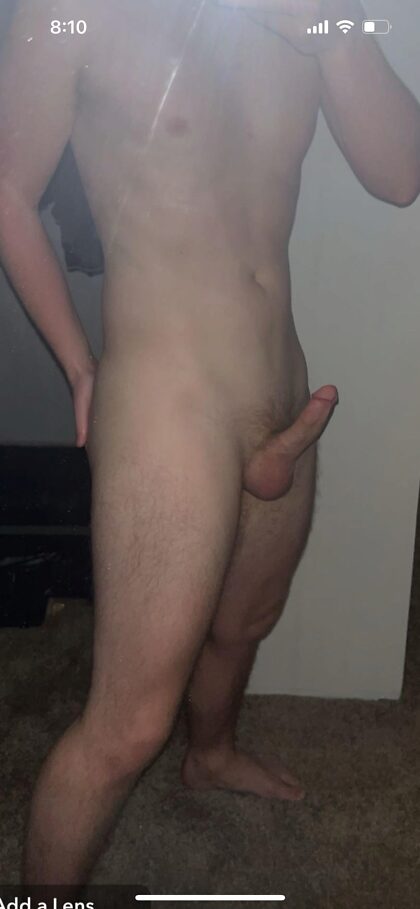 25 looking for a mature man to play with