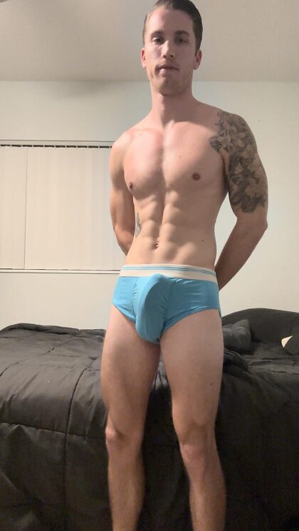 Anyone like guys in briefs?