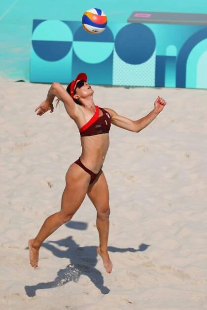 Sophie Bukovec y Heather Bansley, jugadoras canadienses de voleibol de playa