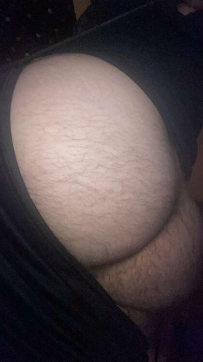 23 Anyone like to dm? I love bears and chubs