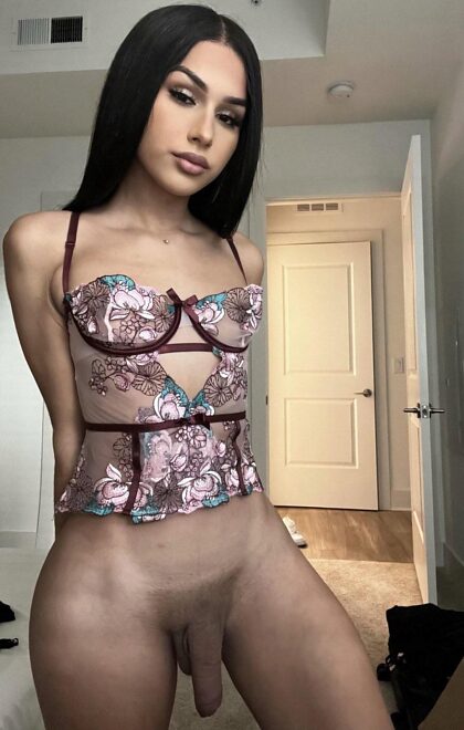 Sexy Latina baddie