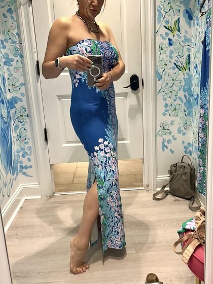 Is this better with the dress or without?