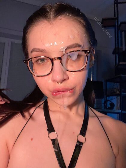 I think my face looks even cuter with ur cum on it