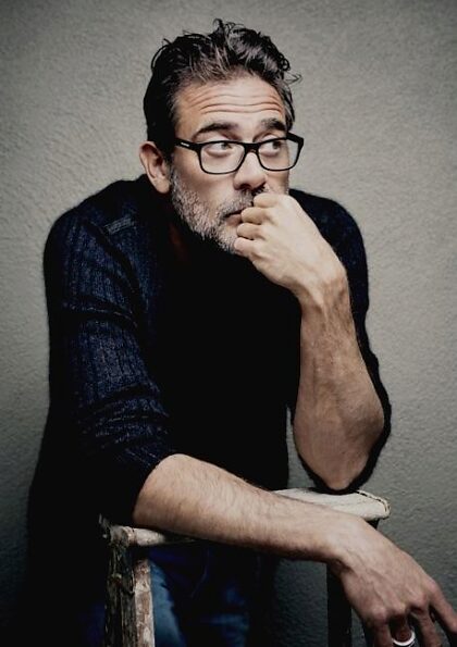 Avez-vous vu Jeffrey Dean Morgan avec des lunettes ?!