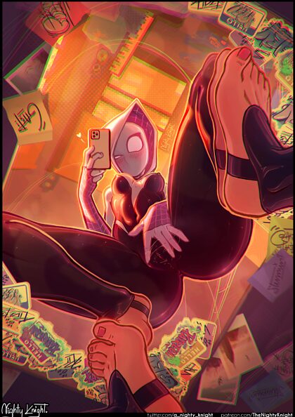 Spiegel-Selfie im Kostüm von Spider-Gwen