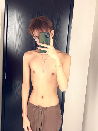 Does anyone here like brown, skinny waisted-18 year olds?