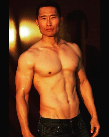 Damas, Daniel Dae Kim.  No es necesario ningún otro comentario, jajaja.