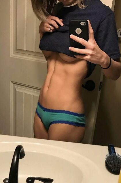 Would you be interested in seeing more skin of this married mombod?!