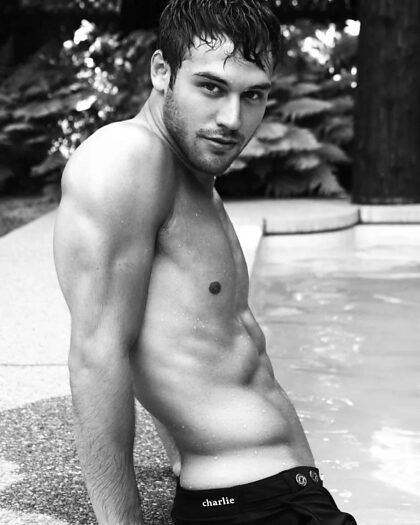 Ryan Anthony Guzman, ator e modelo dos EUA