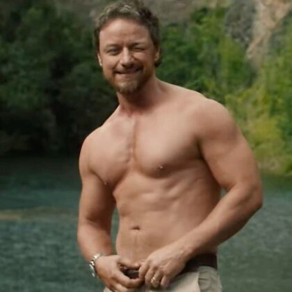 Chicas, he estado volviendo a ver X-Men y maldita sea, James McAvoy podría hacerme lo que quisiera.