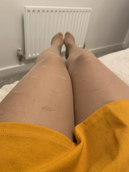 Office trouble: mustard and nude 