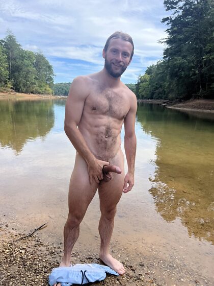 Wanna suck my cock down by the river