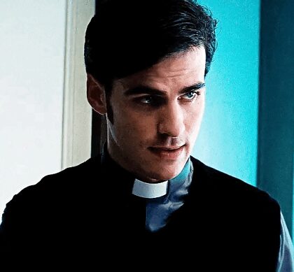 Colin O Donoghue en The Rite fue LA primera vez que pensé en un sacerdote.