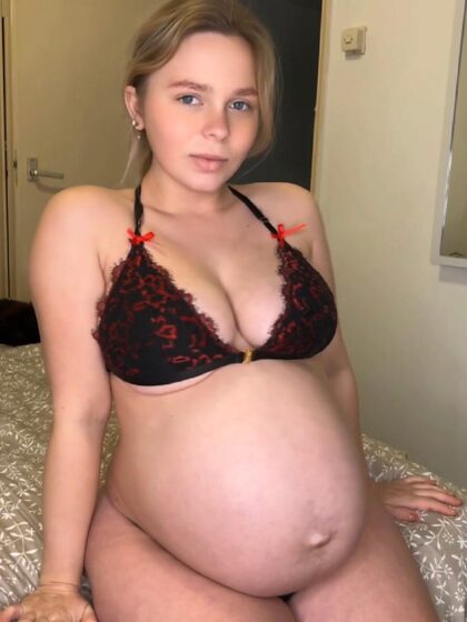 Would you smash a 9 months pregnant girl like me?