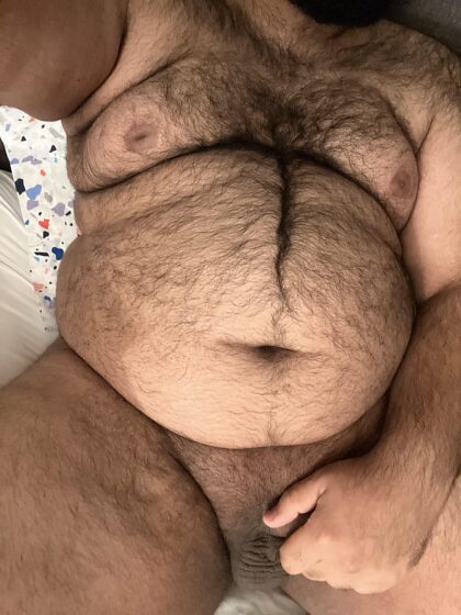 Alguém precisa de um urso grande para lamber todo o corpo