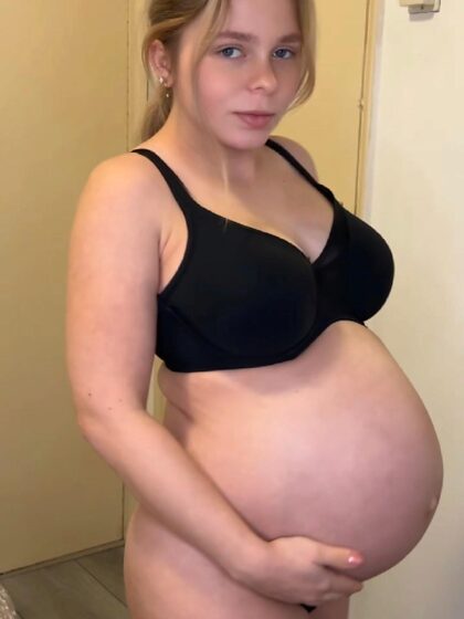 Minha barriga de grávida parece "grande demais" para apenas 1,50 m?