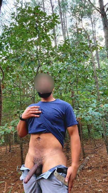 I need a nude hiking buddy