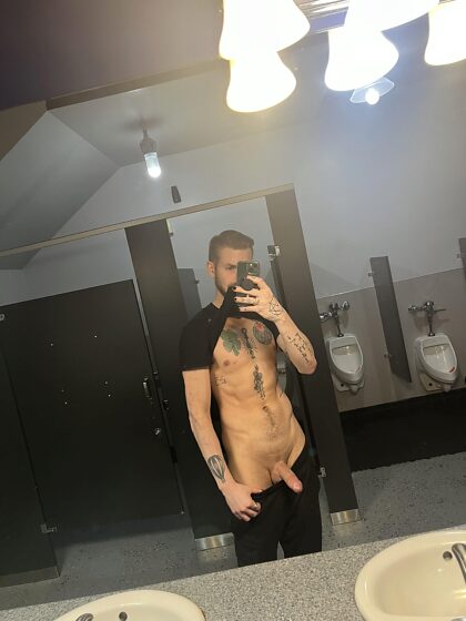 J'adore les photos risquées des vestiaires de gym