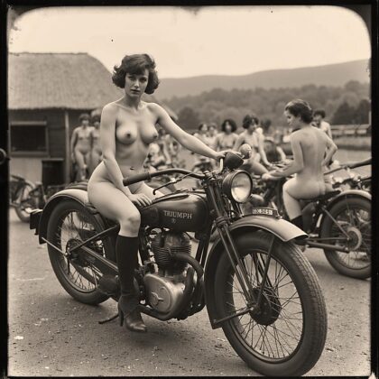 Photos de motos trouvées dans le grenier d'une maison nouvellement achetée... 1930 ?