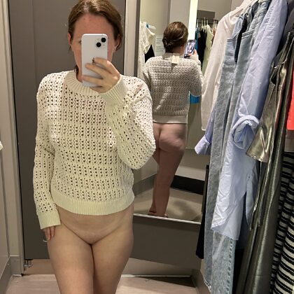 Ce pull est amusant sans soutien-gorge en dessous