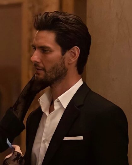 Damas, Ben Barnes y yo tenemos exactamente 21 años de diferencia de edad, pero honestamente no creo que eso sea moralmente reprobable para mí en este momento, como, mirenlo.