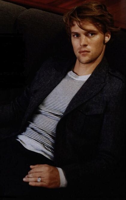 Un joven Jesse Spencer