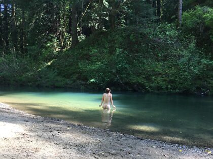 Prendre un bain dans la rivière