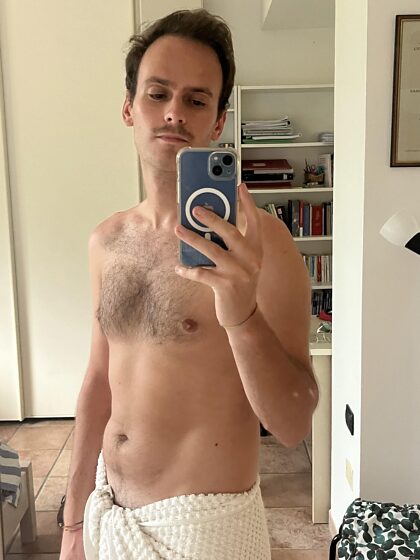 How would you rate me? 26, Italian, down to chat :)