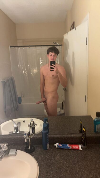 I love mirror pics, hope you do too