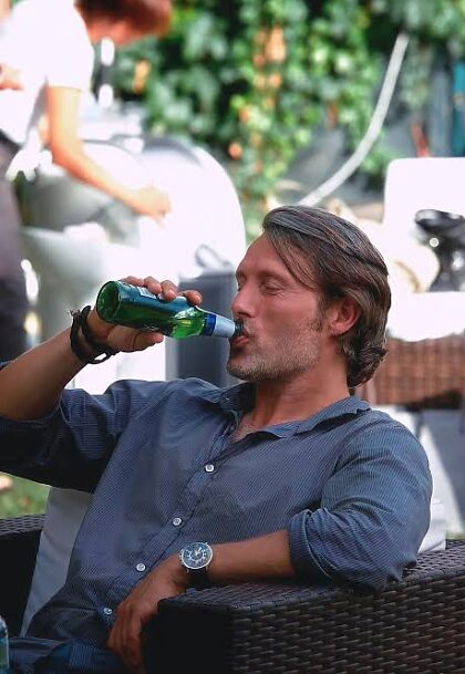 Mads Mikkelsen is vandaag 59 jaar geworden.  Dit zijn enkele van mijn favoriete foto's van hem.