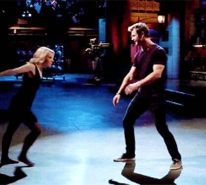 Chris Hemsworth et Kate McKinnon