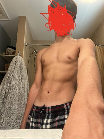 Wer steht auf 18-jährige, nerdige Twink-Boys mit einem engen, jungfräulichen Loch?  dm